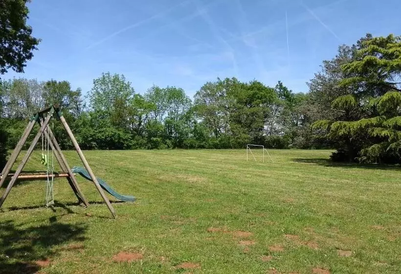 ペンション Domaine De Cadenne