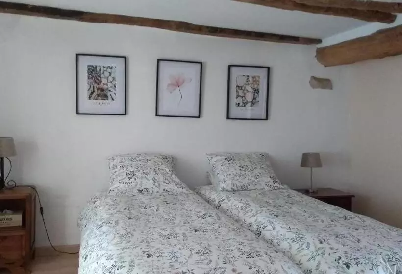 ペンション Domaine De Cadenne