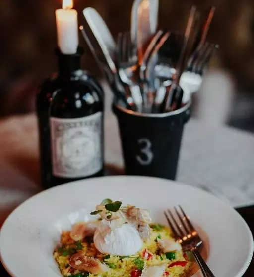 هاستل The Eton Mess