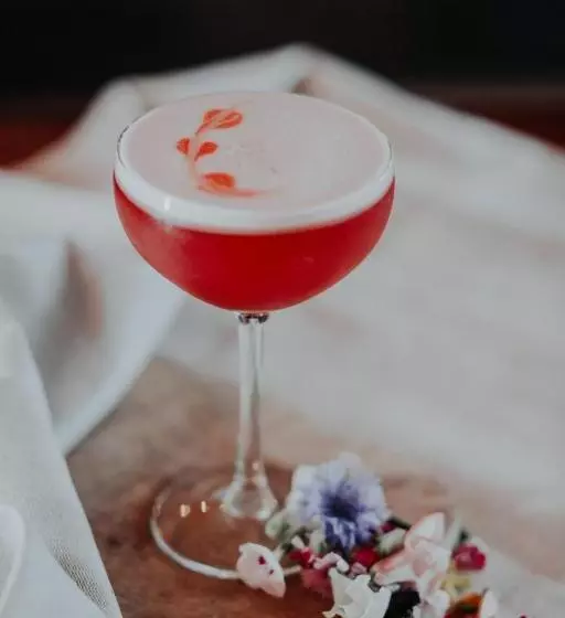 هاستل The Eton Mess