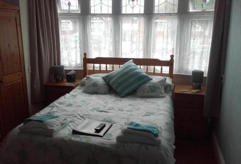 ベッドアンドブレックファースト Clumber House