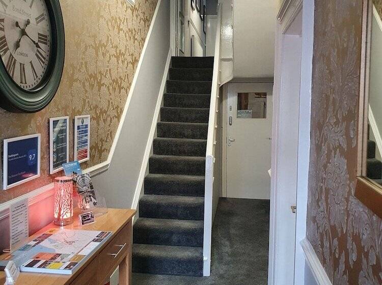 مبيت وإفطار The Braemar Southport