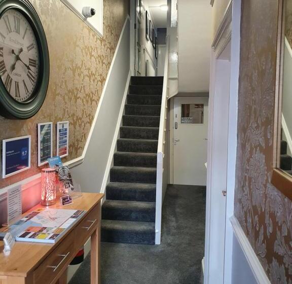 مبيت وإفطار The Braemar Southport