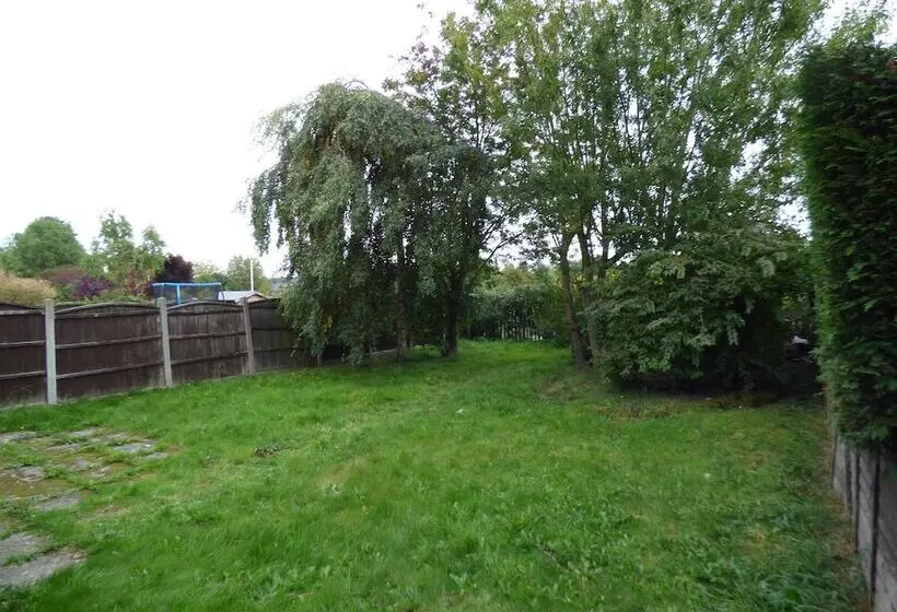 Majatalo Birdholme House