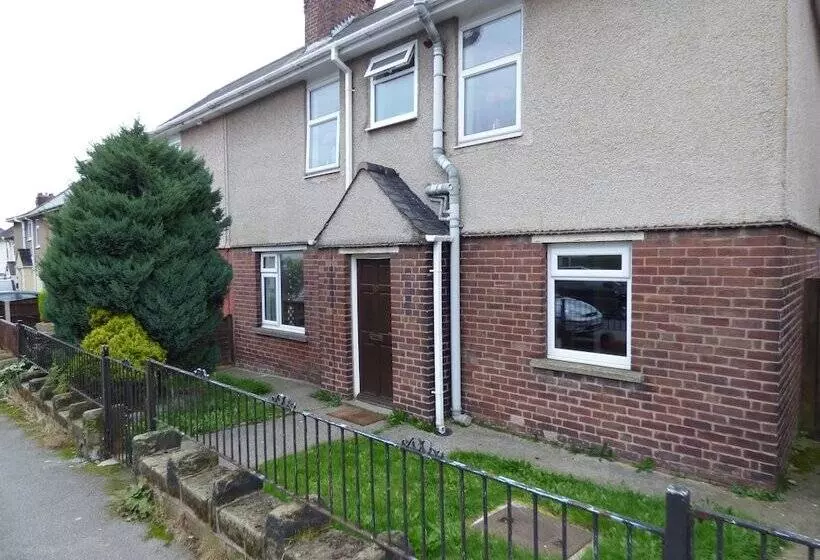 Majatalo Birdholme House