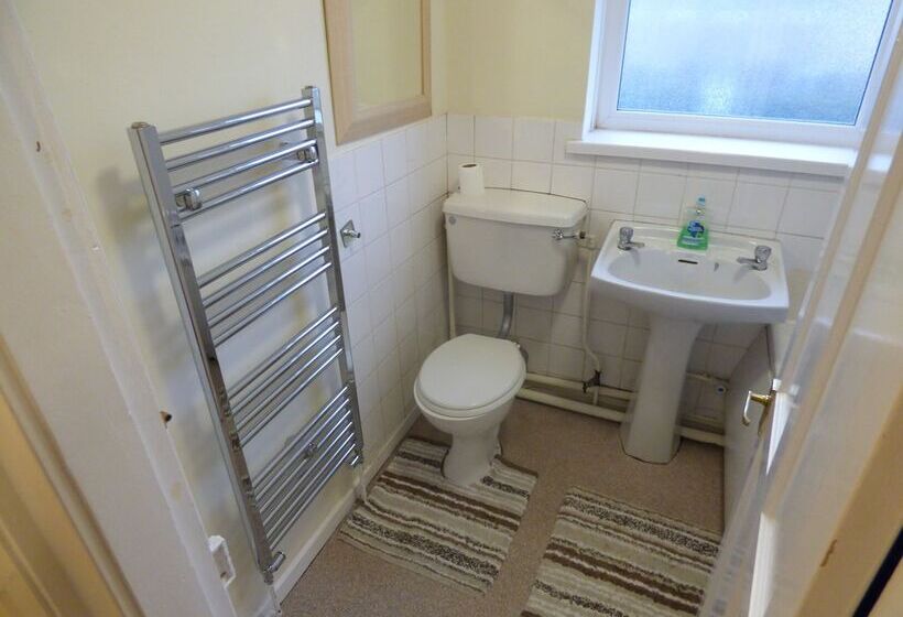 פנסיון Birdholme House