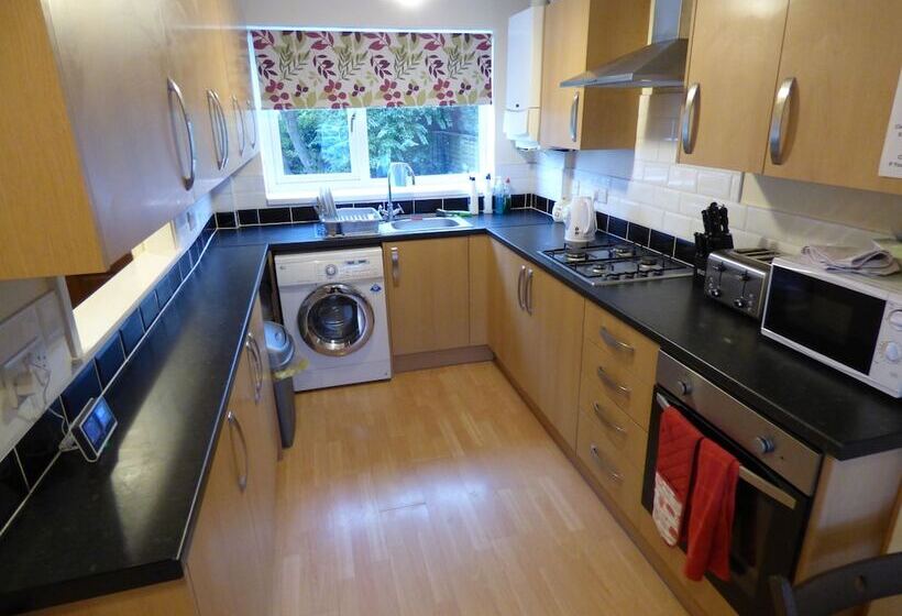 פנסיון Birdholme House