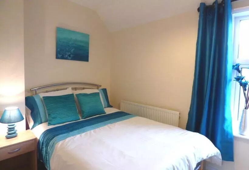 Majatalo Birdholme House