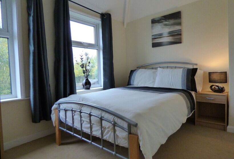 פנסיון Birdholme House