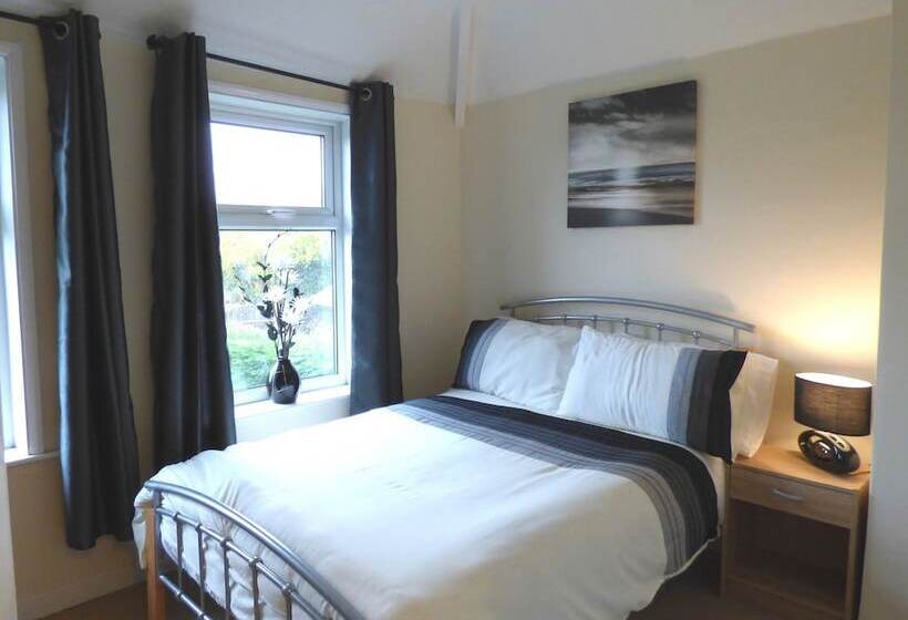 פנסיון Birdholme House