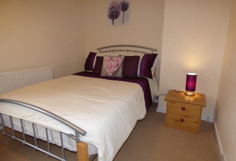 פנסיון Birdholme House