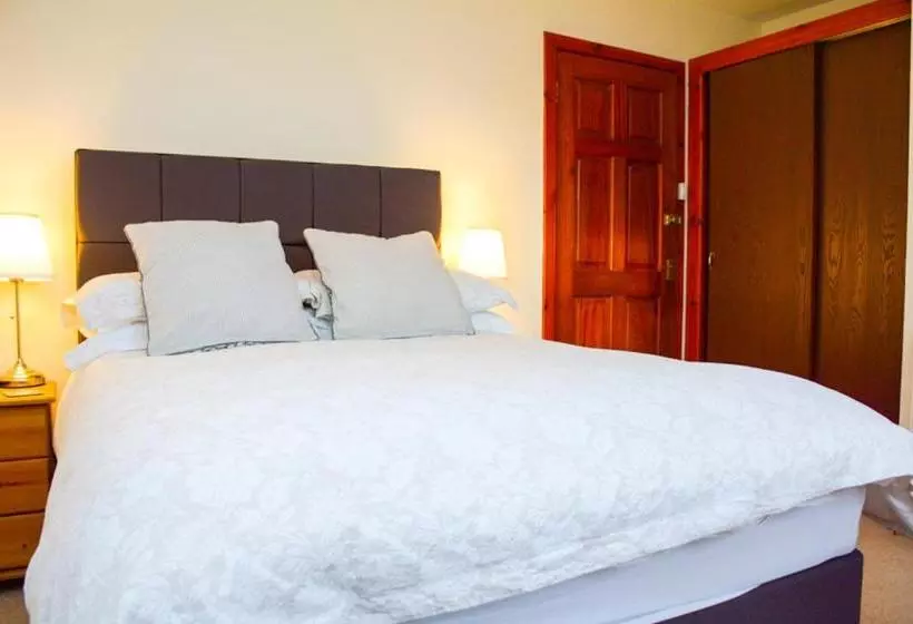 Majatalo Clarke Cottage Guest House