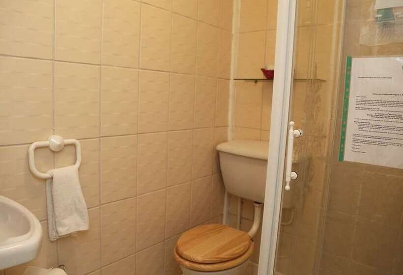 פנסיון Edenmore