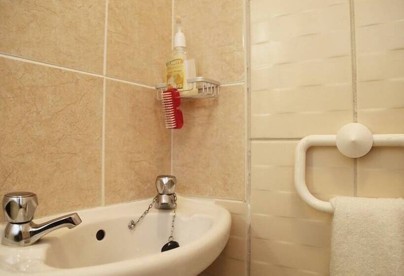 פנסיון Edenmore