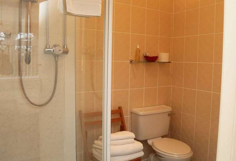 פנסיון Edenmore