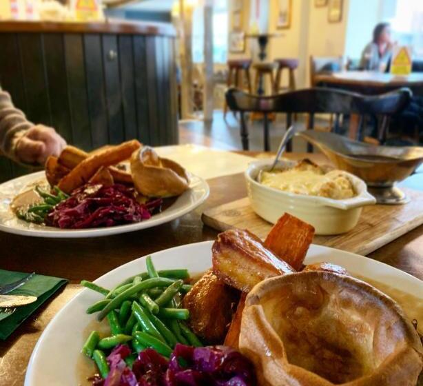 호스텔 The Coach And Horses Inn