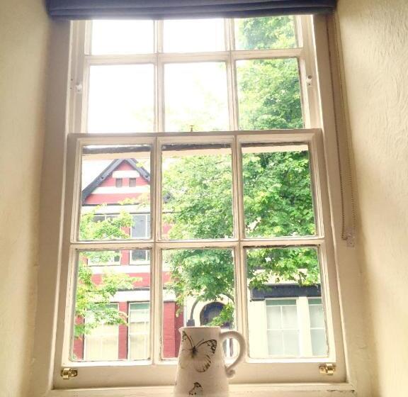 호스텔 The Coach And Horses Inn