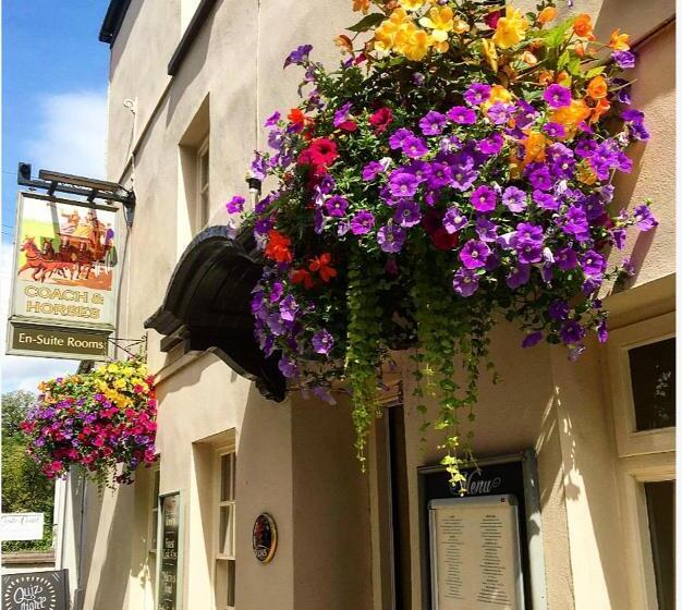 호스텔 The Coach And Horses Inn