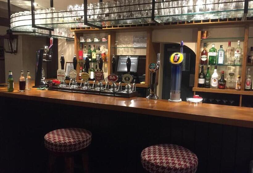 호스텔 The Coach And Horses Inn