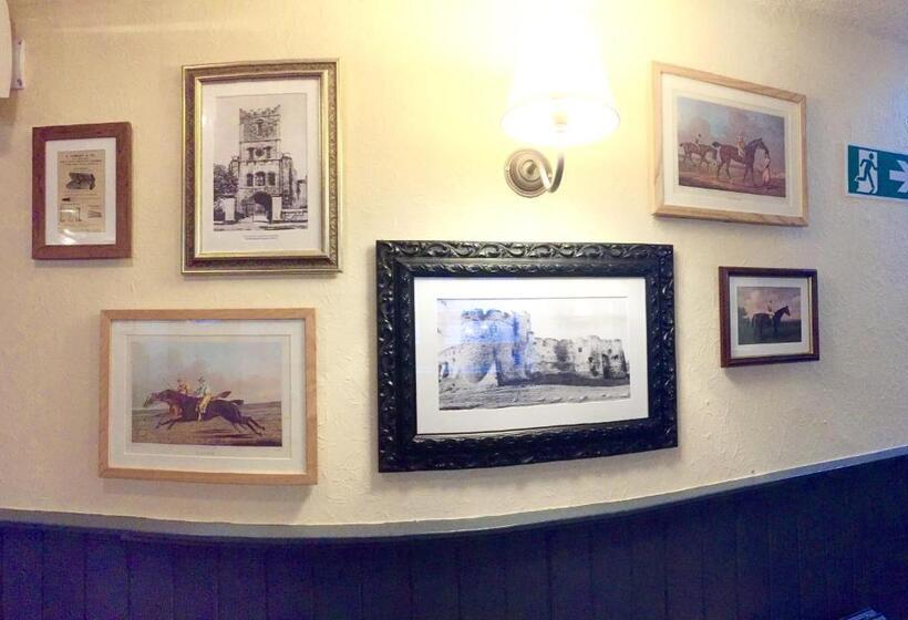 호스텔 The Coach And Horses Inn