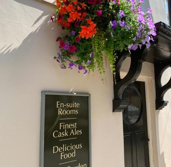 호스텔 The Coach And Horses Inn