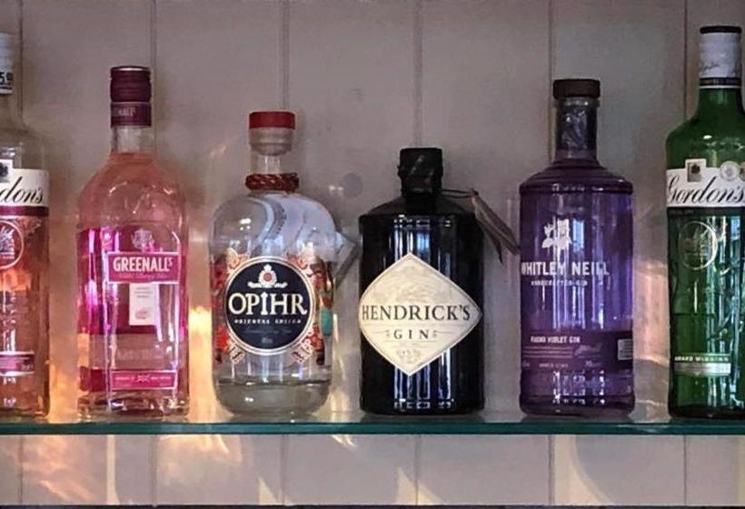 호스텔 The Coach And Horses Inn