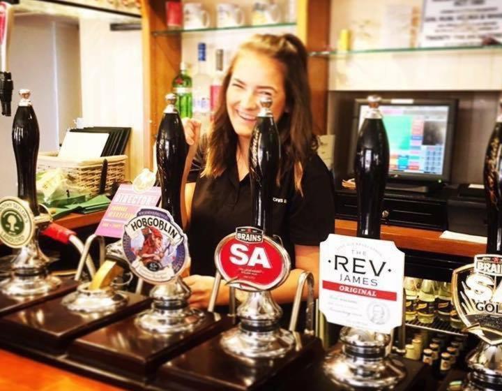 호스텔 The Coach And Horses Inn