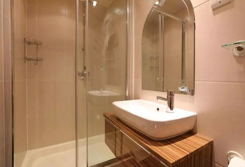 Majatalo Ard Na Said