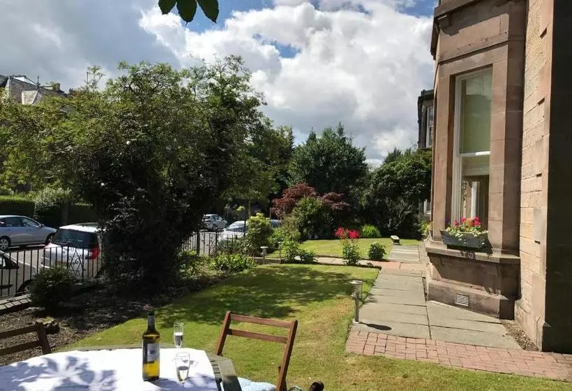 Majatalo Ard Na Said