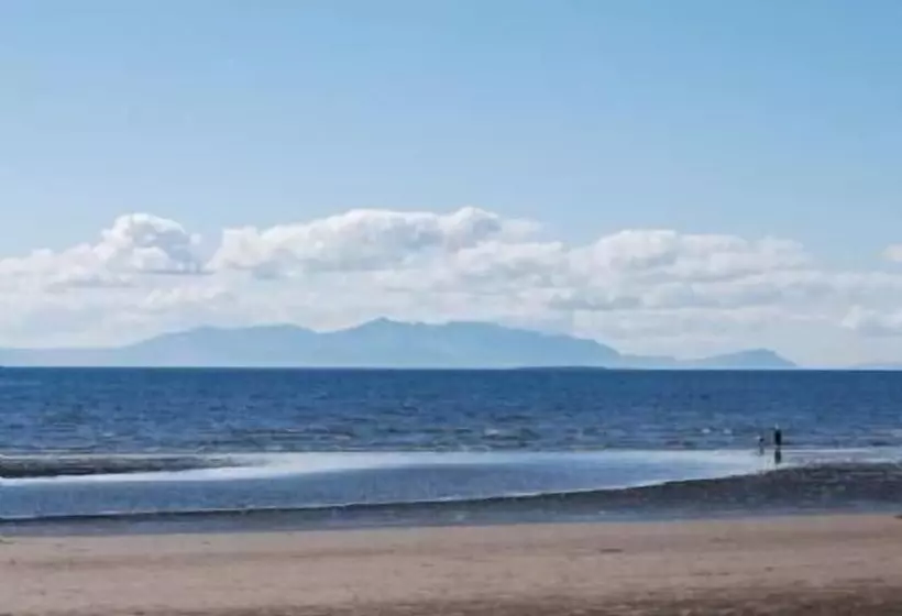 Majatalo The Harbour Guest House