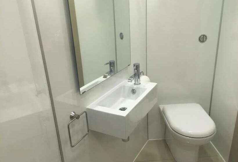 פנסיון The Harbour Guest House