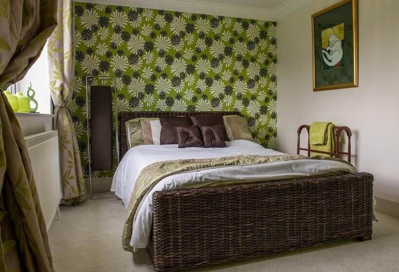 Pensionat The Waters Edge Guest House