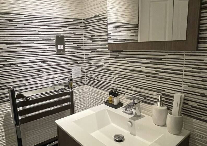 Pensionat The Waters Edge Guest House