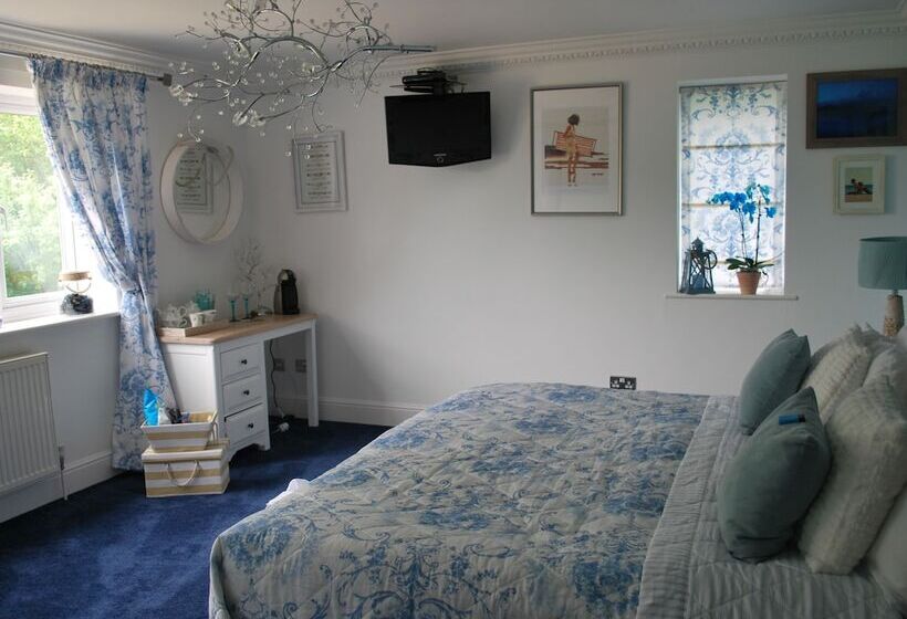 Pensionat The Waters Edge Guest House