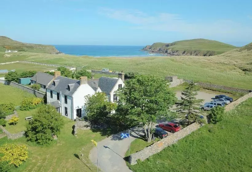 Retkeilymaja Farr Bay Inn