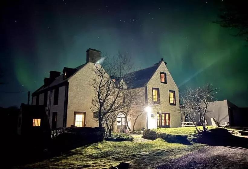 Retkeilymaja Farr Bay Inn