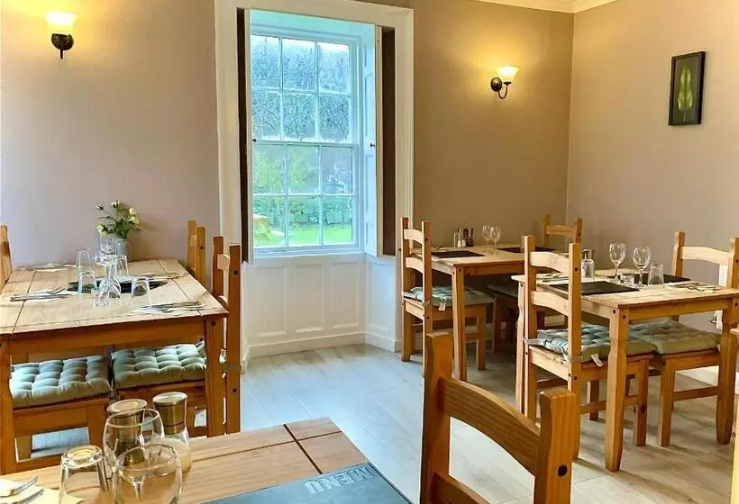 Retkeilymaja Farr Bay Inn