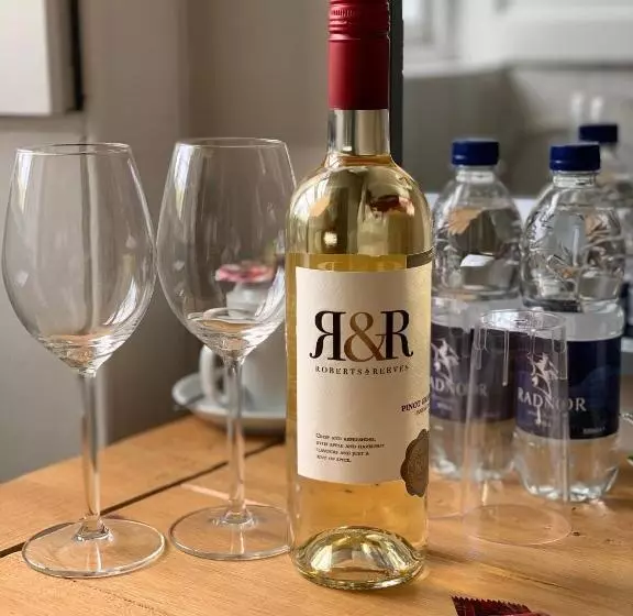 Retkeilymaja Farr Bay Inn