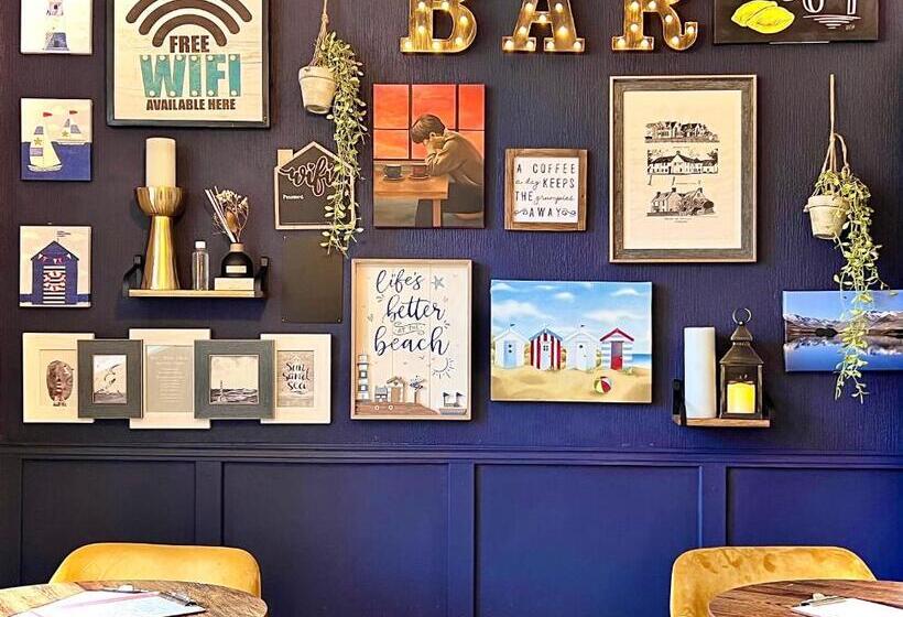 הוסטל Farr Bay Inn