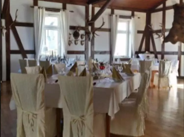 Hotelli Gasthaus Zur Linde
