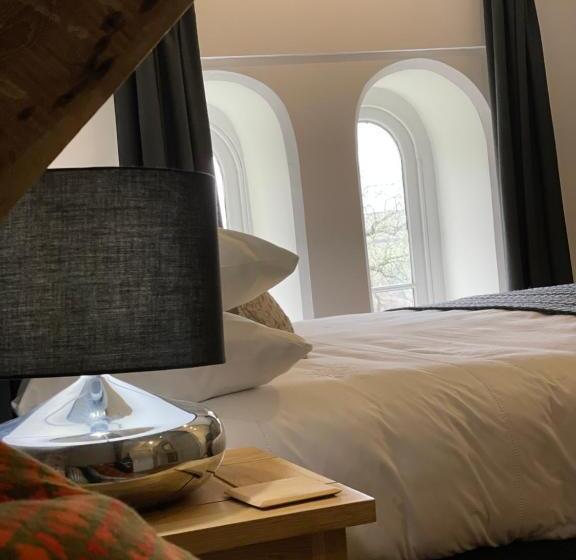 펜션 Caemorgan Mansion