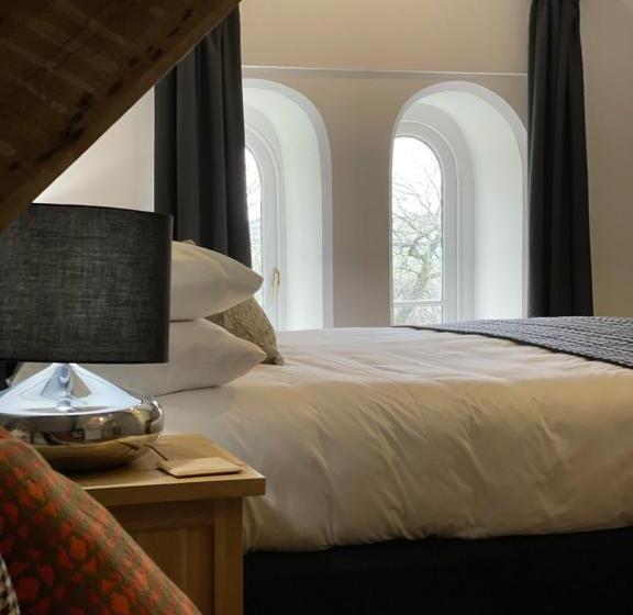 펜션 Caemorgan Mansion