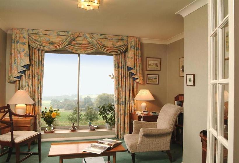 ペンション Shallowdale House