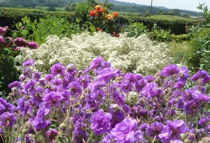 Majatalo Shallowdale House