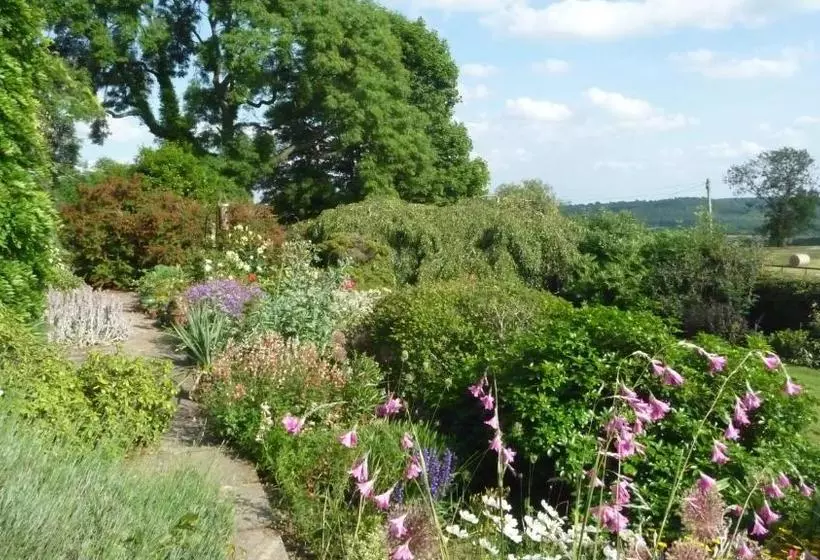 Majatalo Shallowdale House