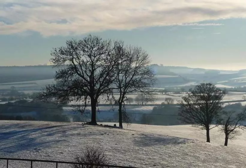 Majatalo Shallowdale House