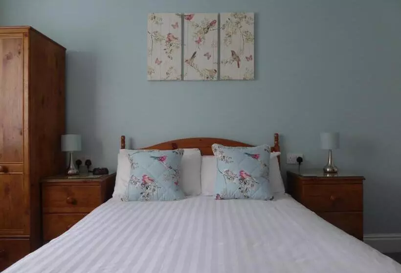 پانسیون The Denewood