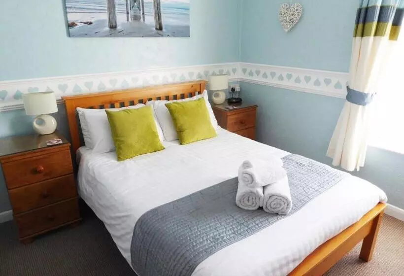 پانسیون The Denewood