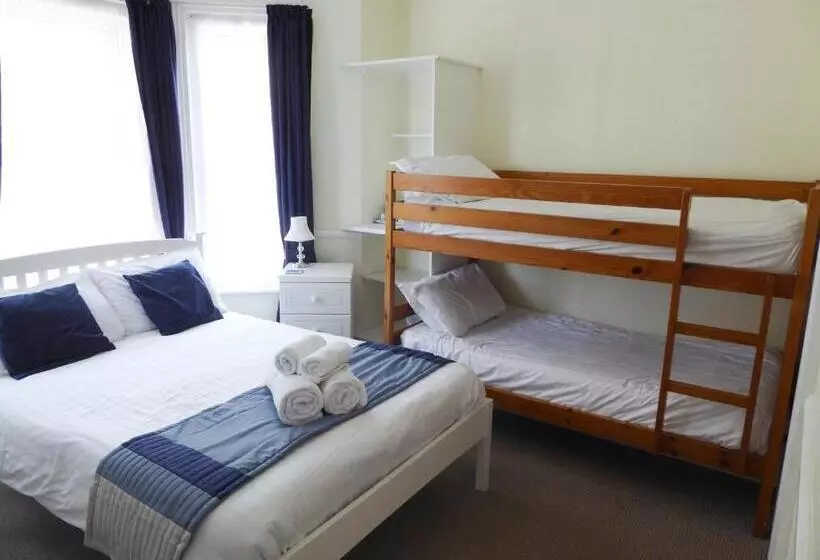 پانسیون The Denewood