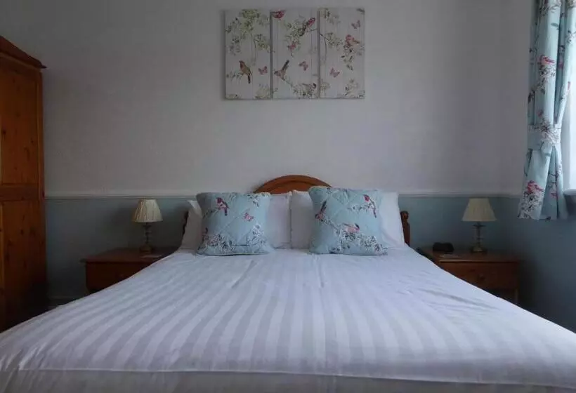 پانسیون The Denewood